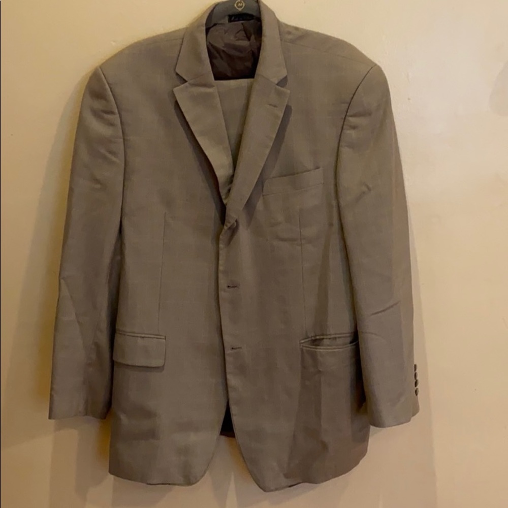 Lineage men’s suit
